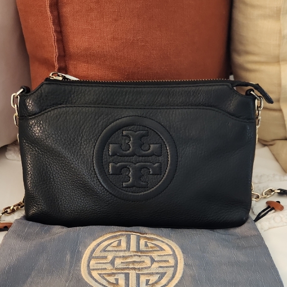 Tory Burch Handbags - Tory Burch Bombe Leather Crossbody